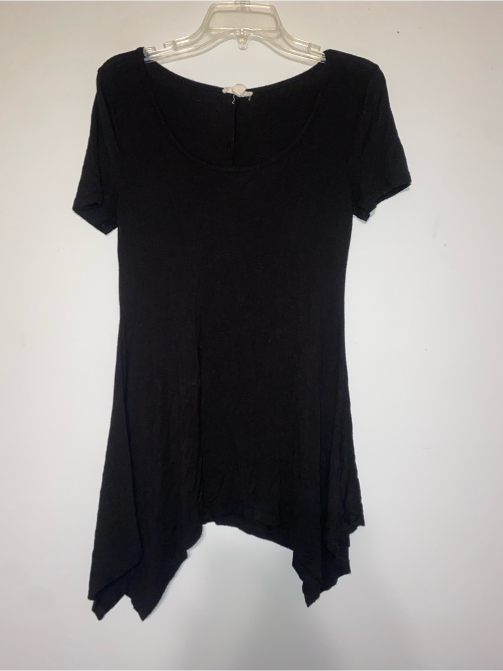 Zenana Outfitters Black Short-Sleeve Handkerchief-Hem Tunic